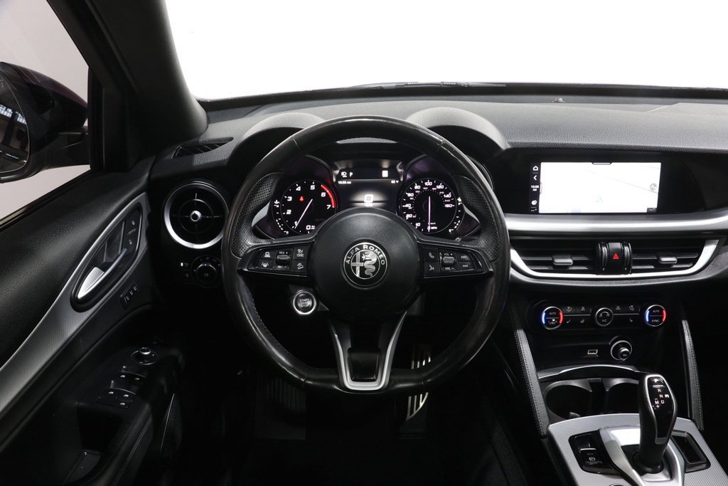 Used 2023 Alfa Romeo Stelvio Veloce AWD/4WD image 14