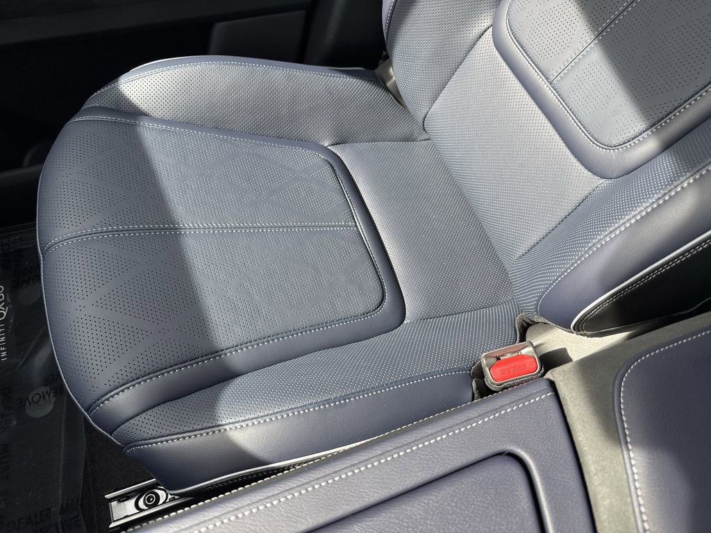 New 2026 INFINITI QX80 4WD w/ Sport Exterior Package image 34