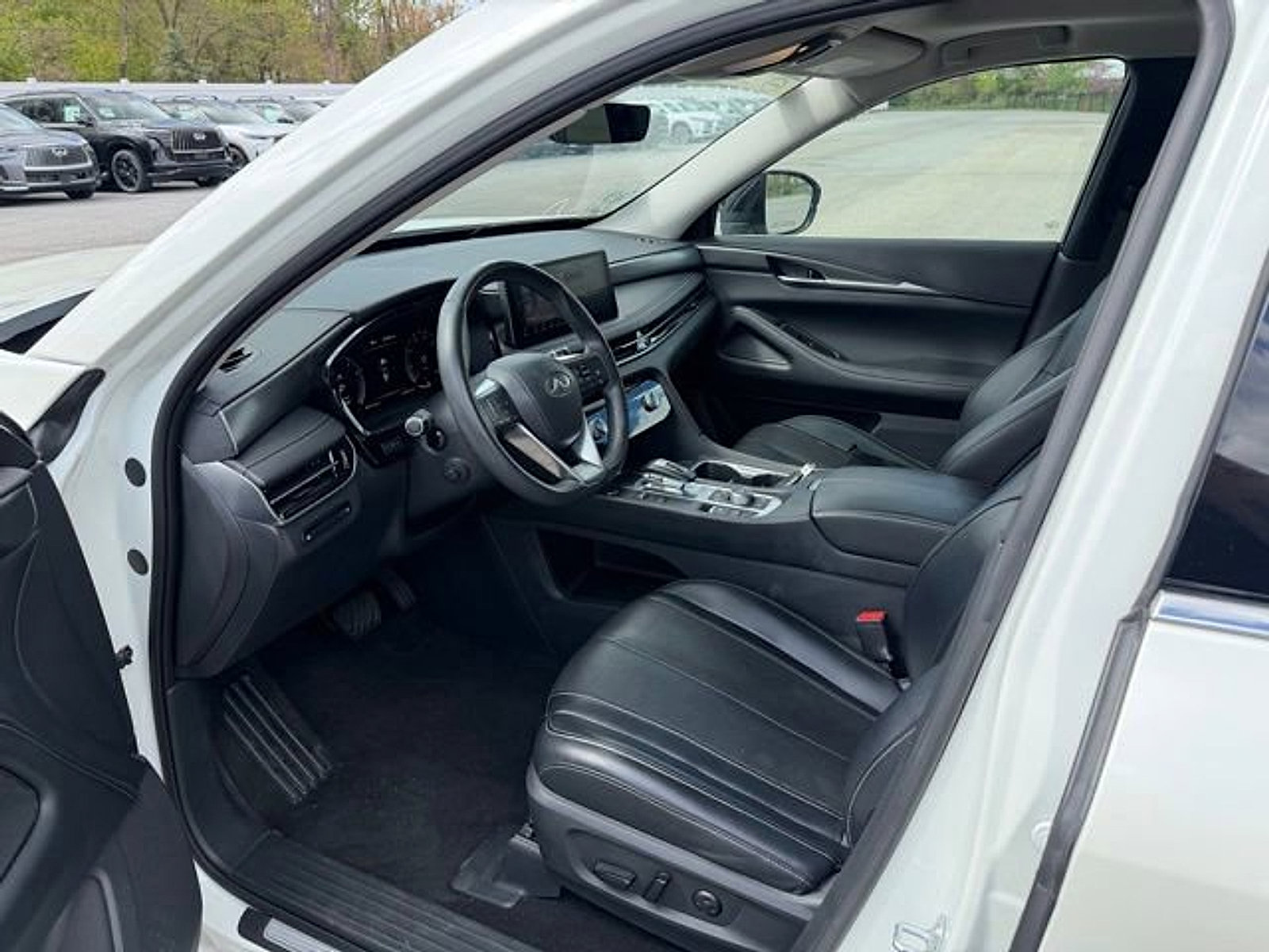 Certified 2023 INFINITI QX60 Luxe image 9