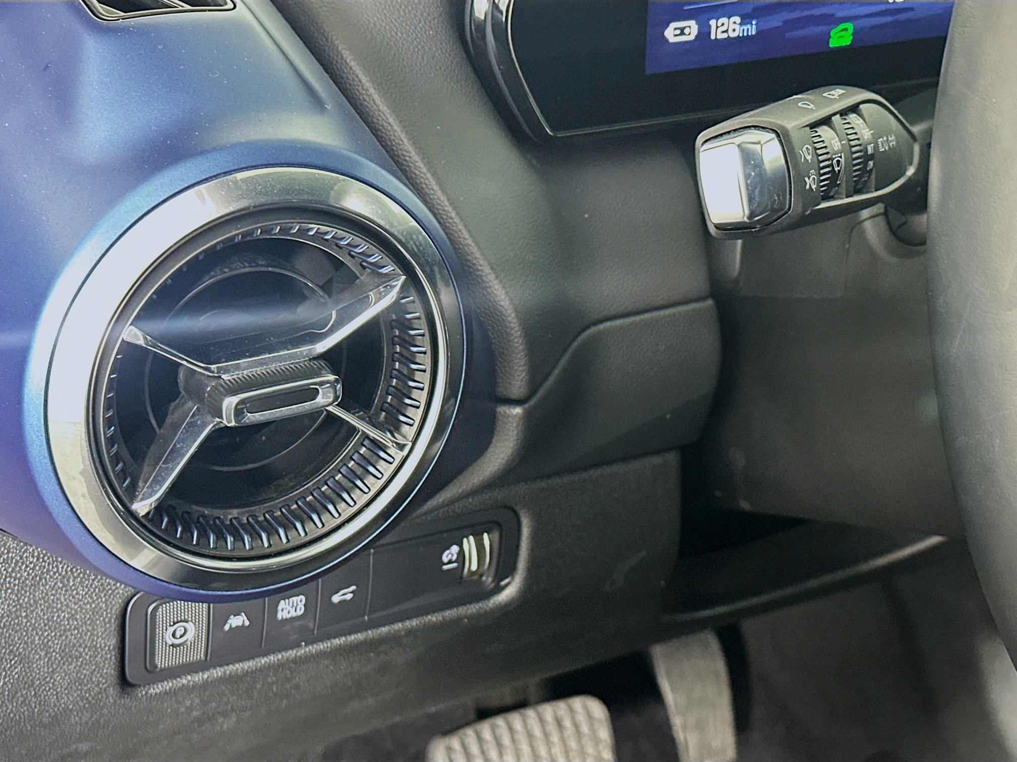 Used 2025 Chevrolet Equinox EV LT w/ Convenience Package image 17