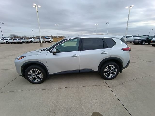 Used 2023 Nissan Rogue SV image 4