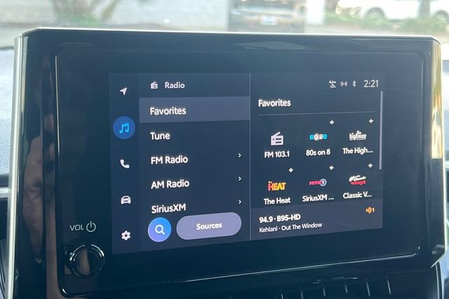 Used 2024 Toyota Corolla SE w/ SE Package image 24