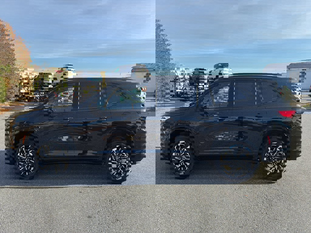 New 2026 Buick Enclave Sport Touring w/ Power Package image 3