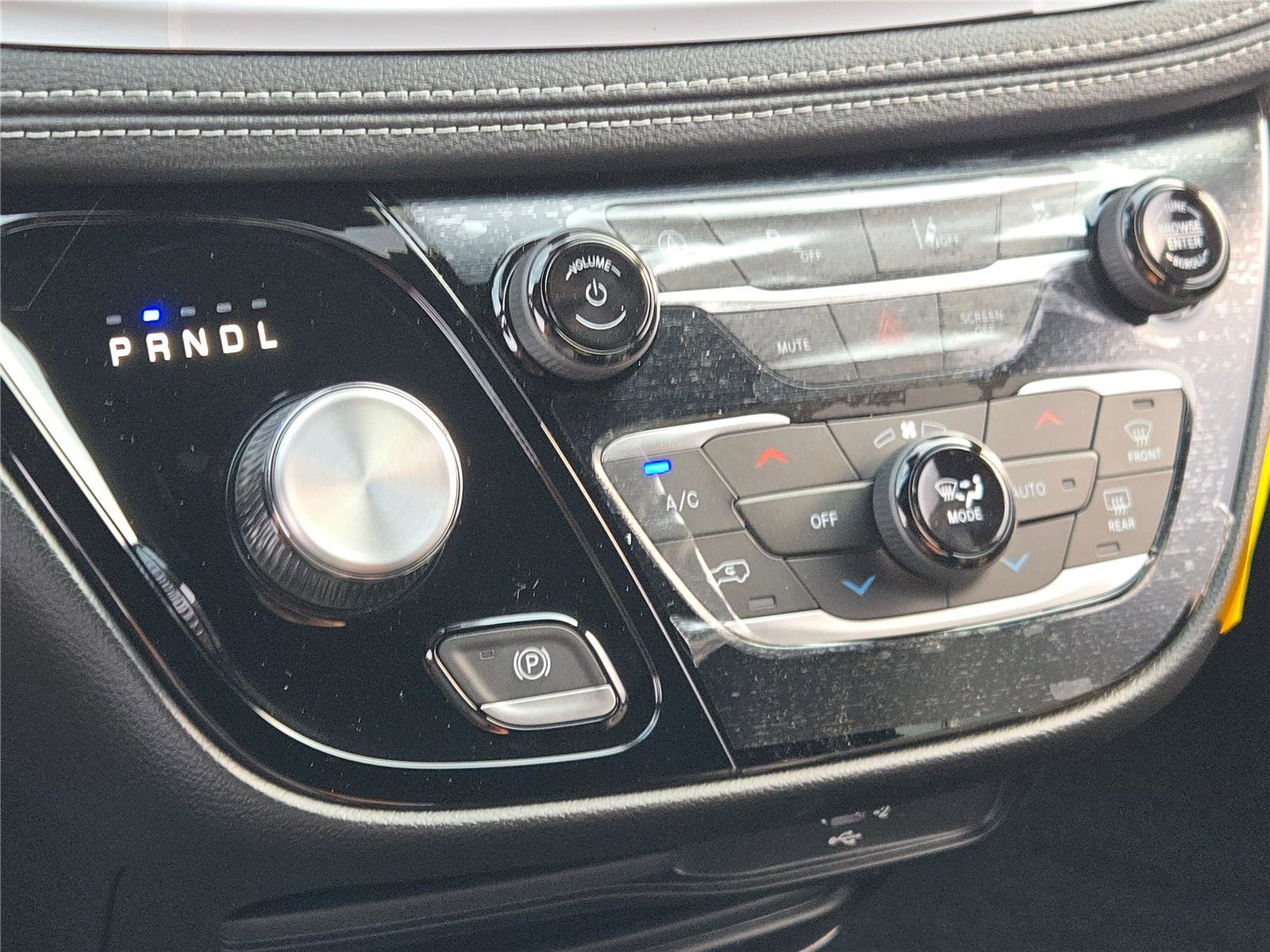 New 2027 Chrysler Pacifica Select FWD image 29