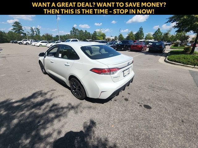 Used 2024 Toyota Corolla SE w/ Convenience Package FWD image 8
