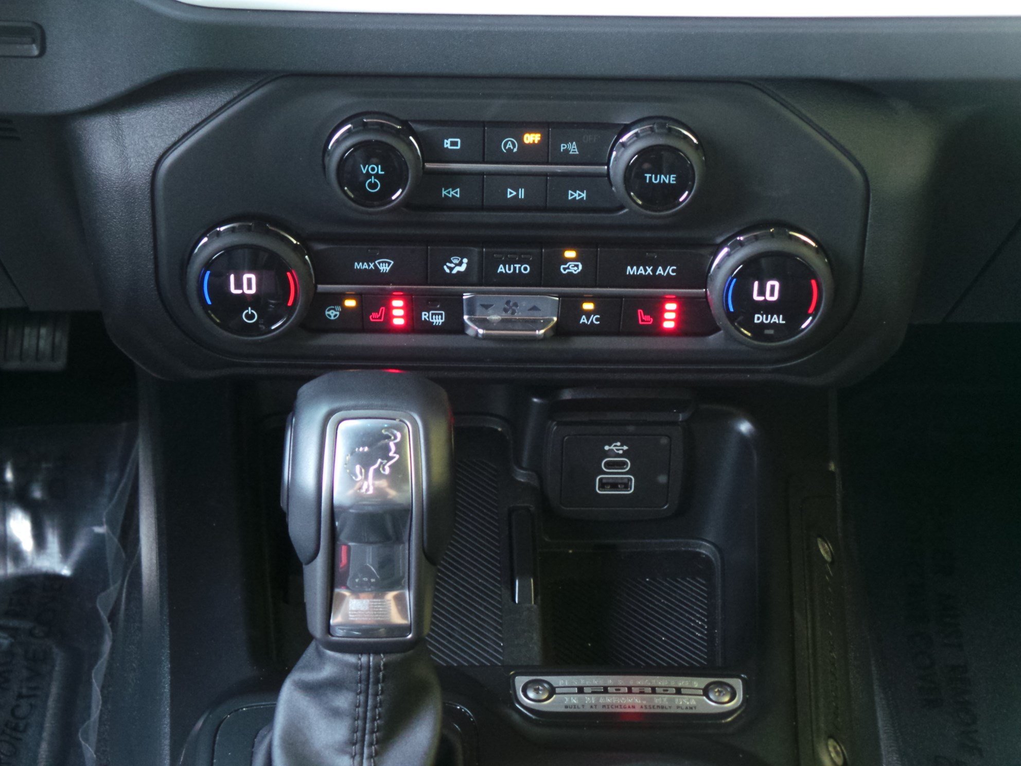 Used 2026 Ford Bronco Outer Banks AWD/4WD image 12