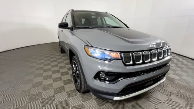Used 2022 Jeep Compass Limited w/ Mopar Graphics Package AWD/4WD image 11