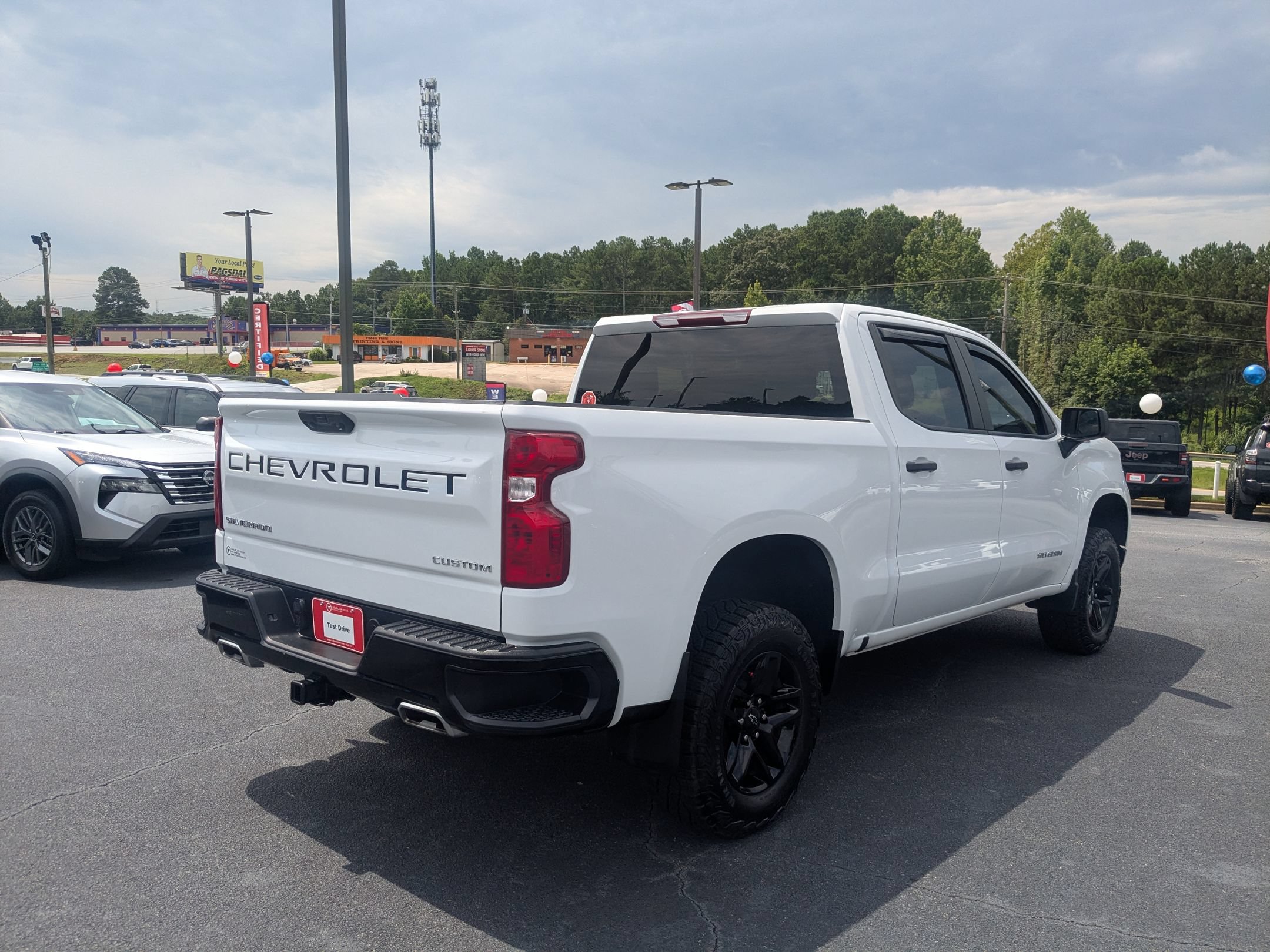 Used 2024 Chevrolet Silverado 1500 Custom Trail Boss AWD/4WD image 5
