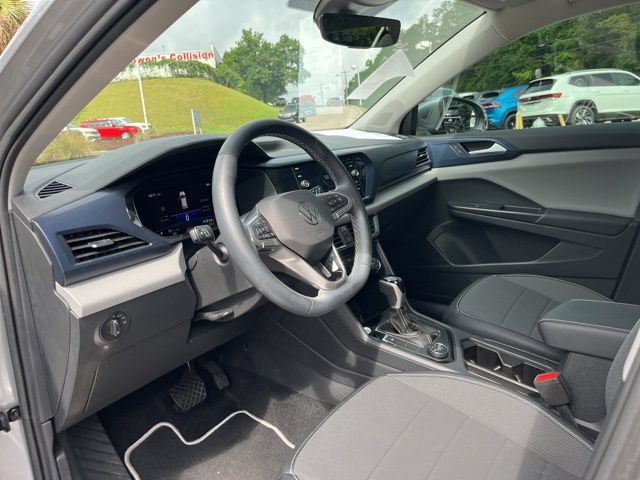 Used 2023 Volkswagen Taos SE w/ Panoramic Sunroof Package AWD/4WD image 6