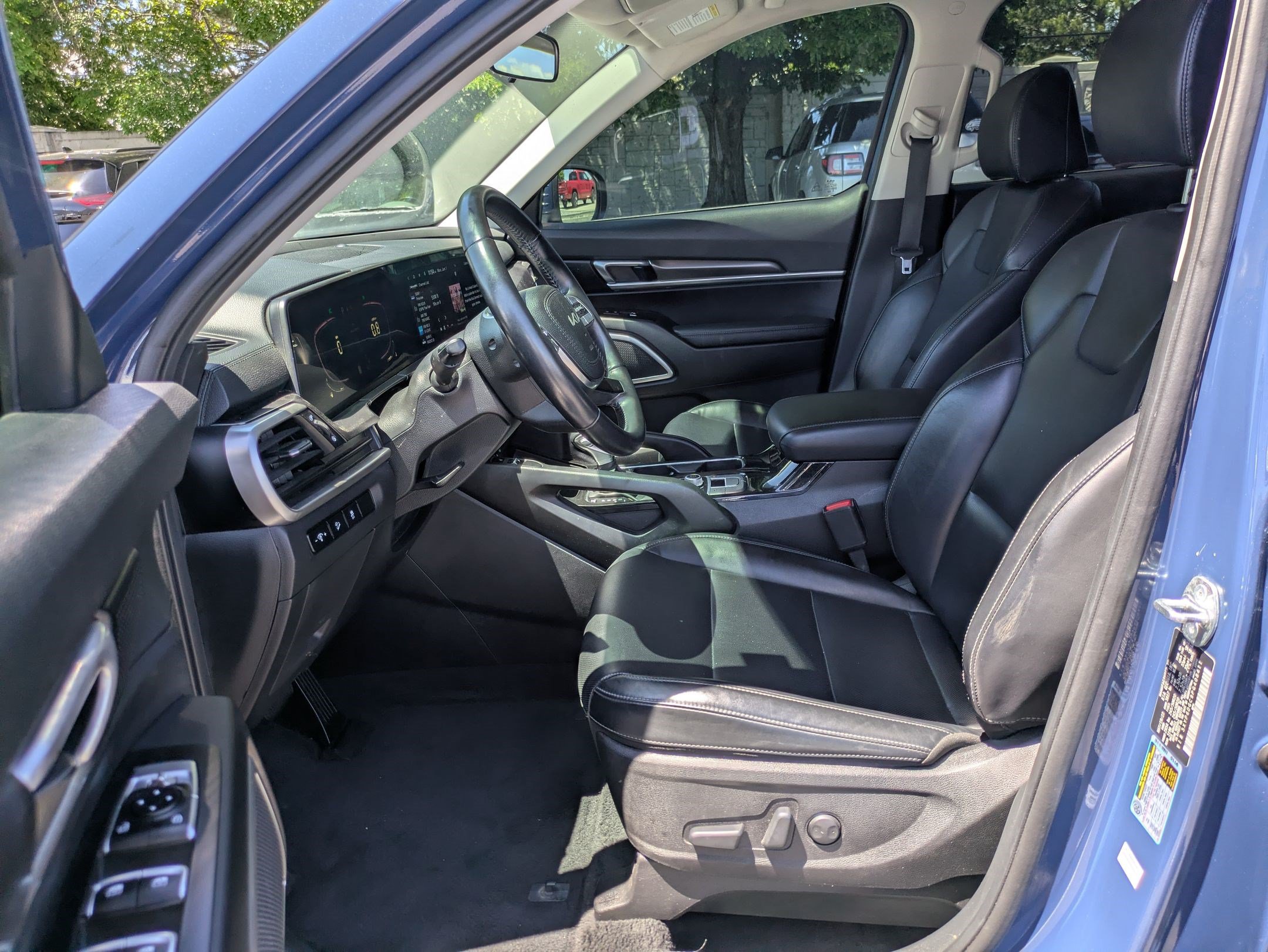 Used 2023 Kia Telluride S AWD/4WD image 17