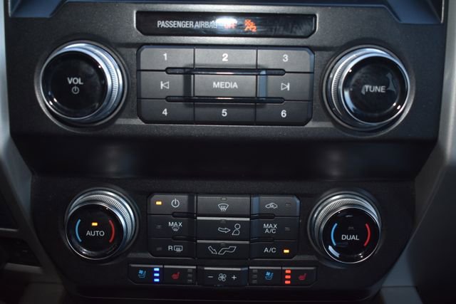 Used 2020 Ford F150 Lariat w/ Equipment Group 502A Luxury AWD/4WD image 37