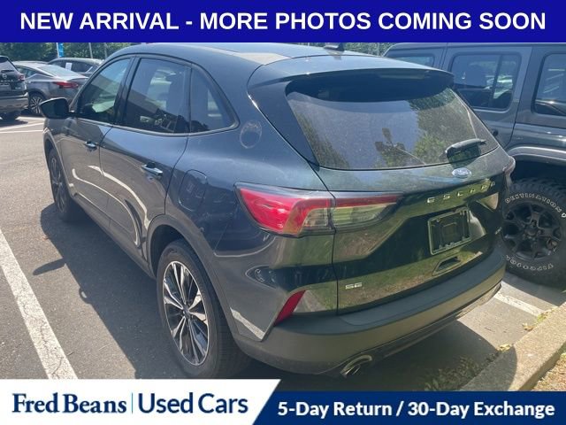Used 2022 Ford Escape SE w/ SE Sport Appearance Package AWD/4WD image 4