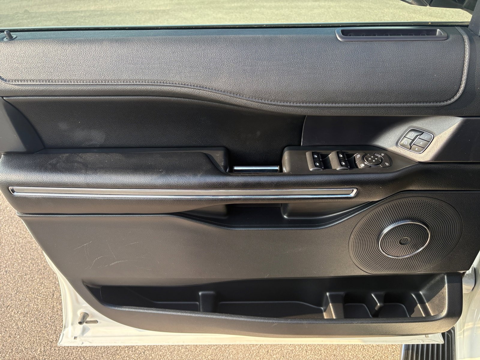 Used 2021 Ford Expedition XLT RWD image 25