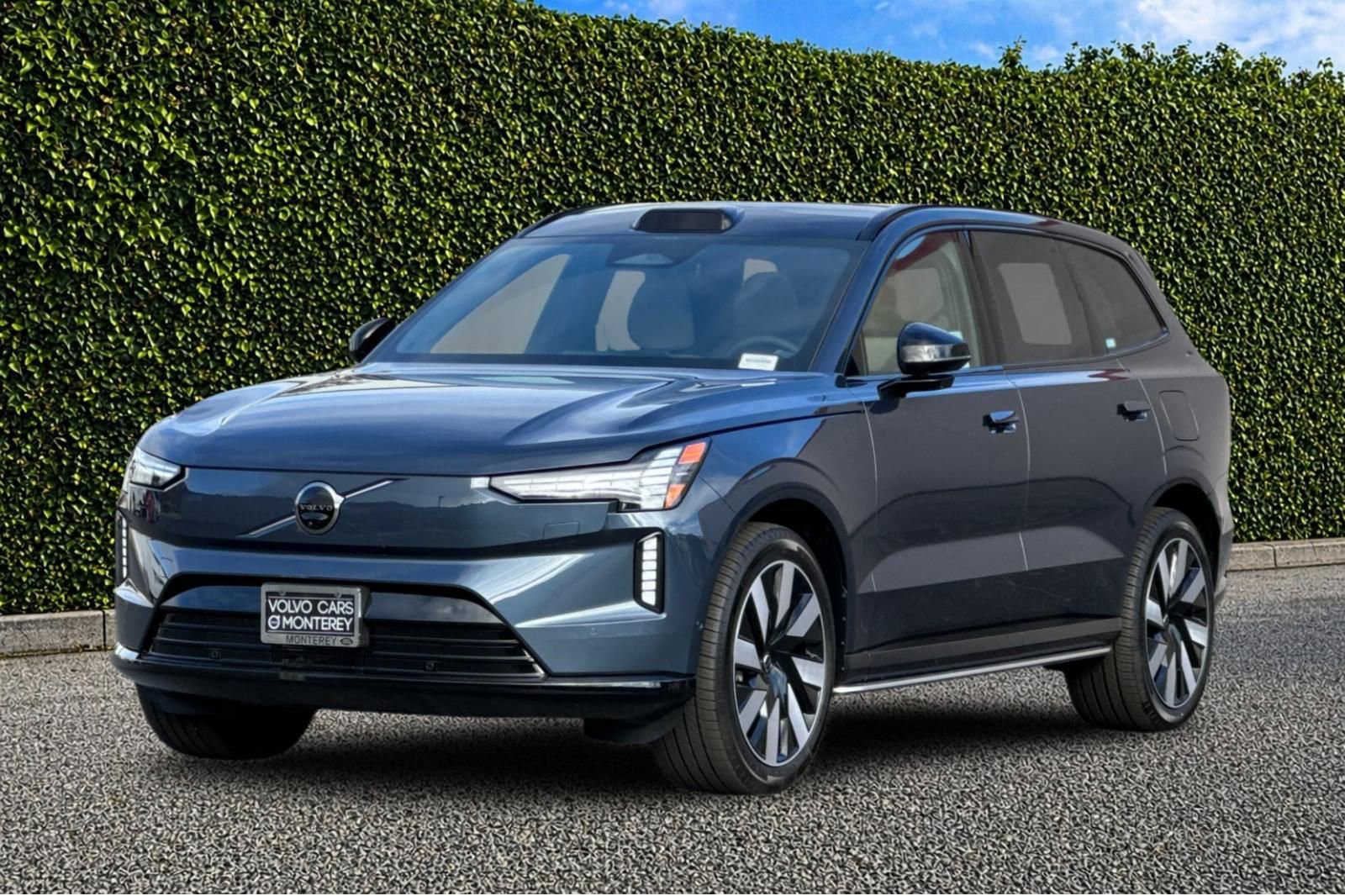 New 2025 Volvo EX90 Ultra AWD/4WD image 2