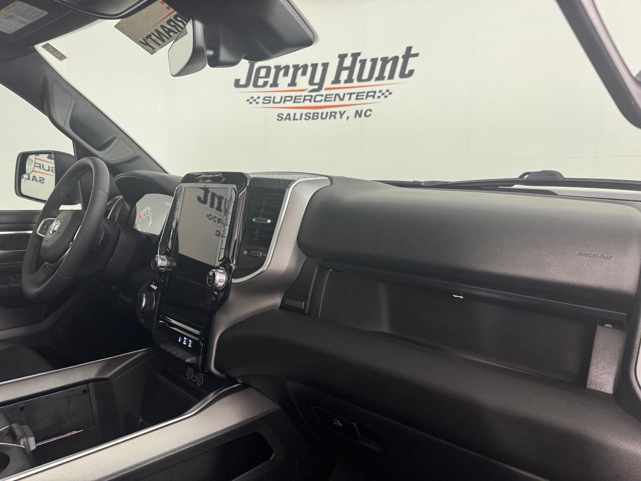 Used 2025 RAM 1500 Big Horn AWD/4WD image 39