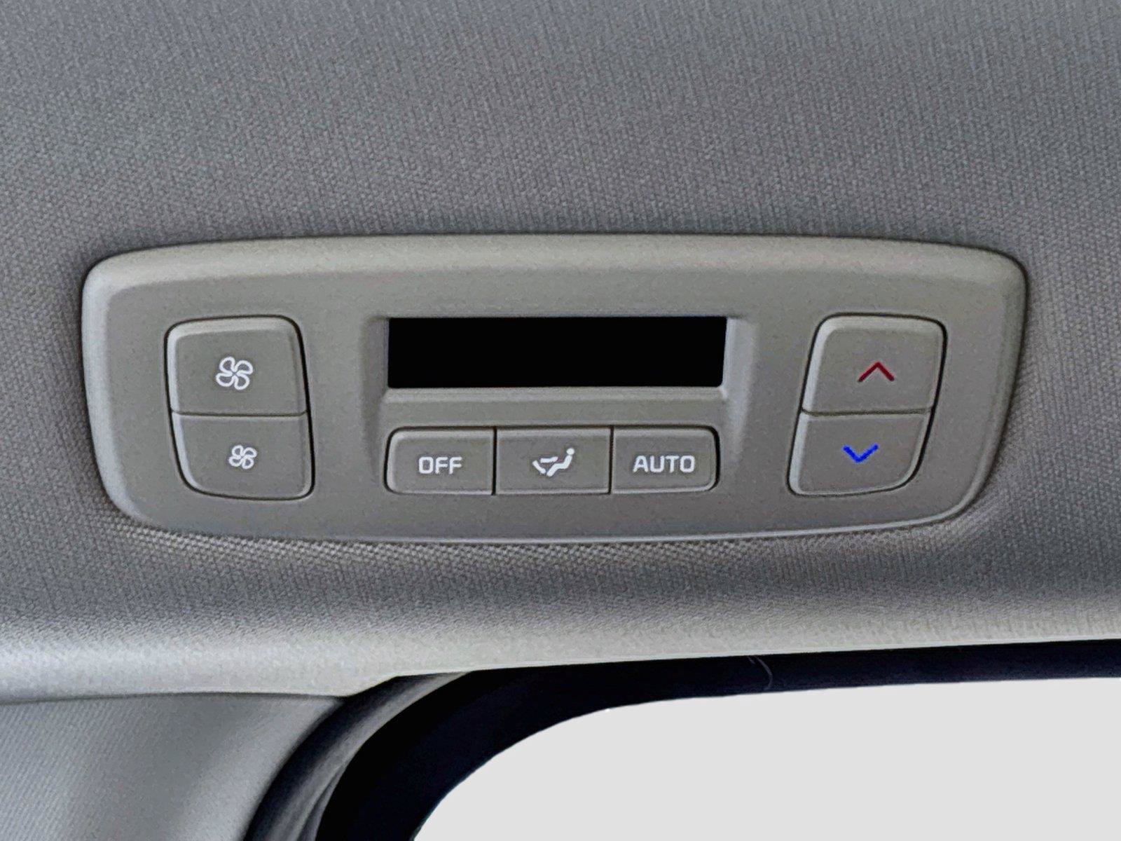Used 2025 Kia Carnival FWD image 25