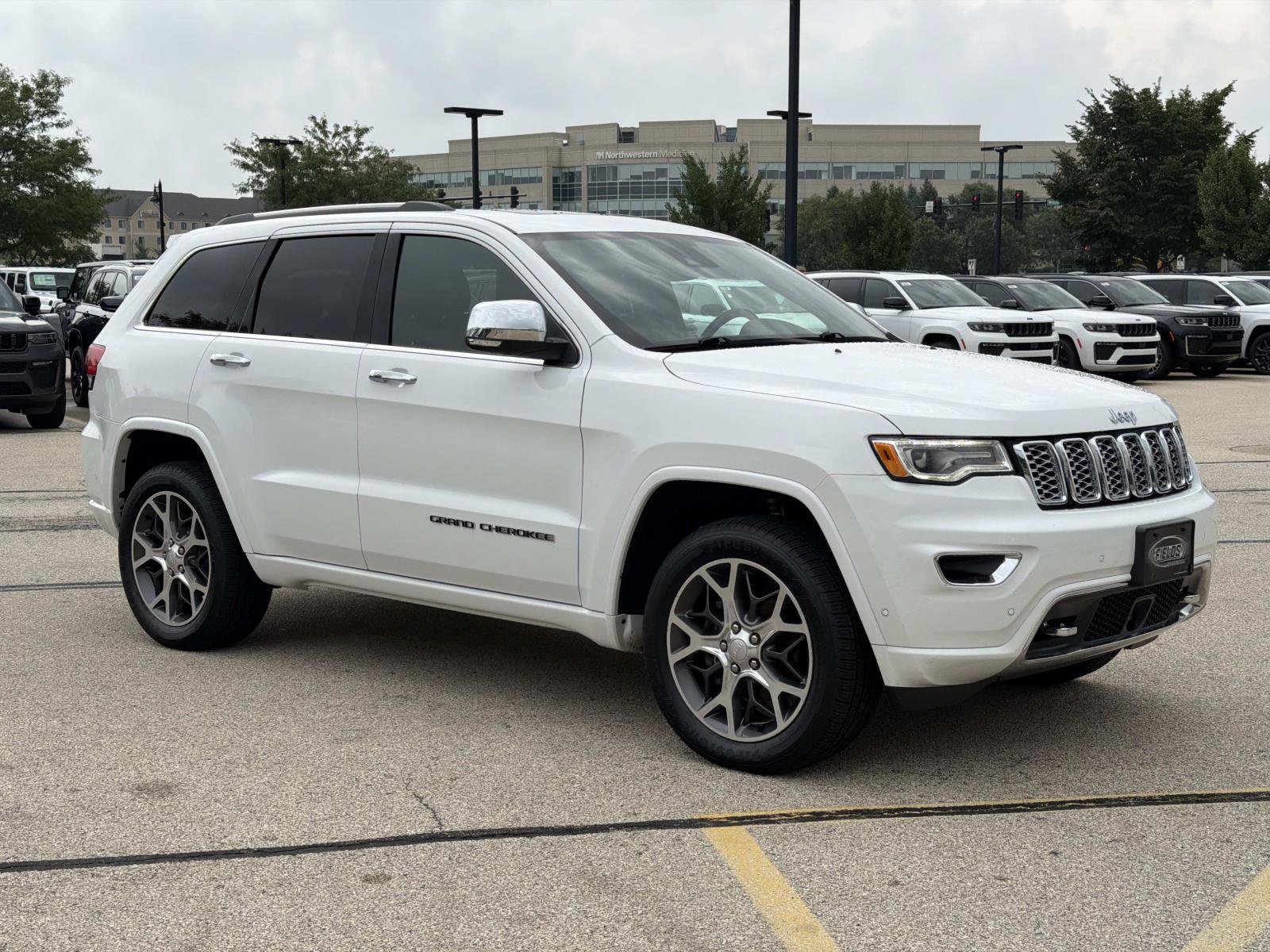 Used 2019 Jeep Grand Cherokee Overland AWD/4WD image 3