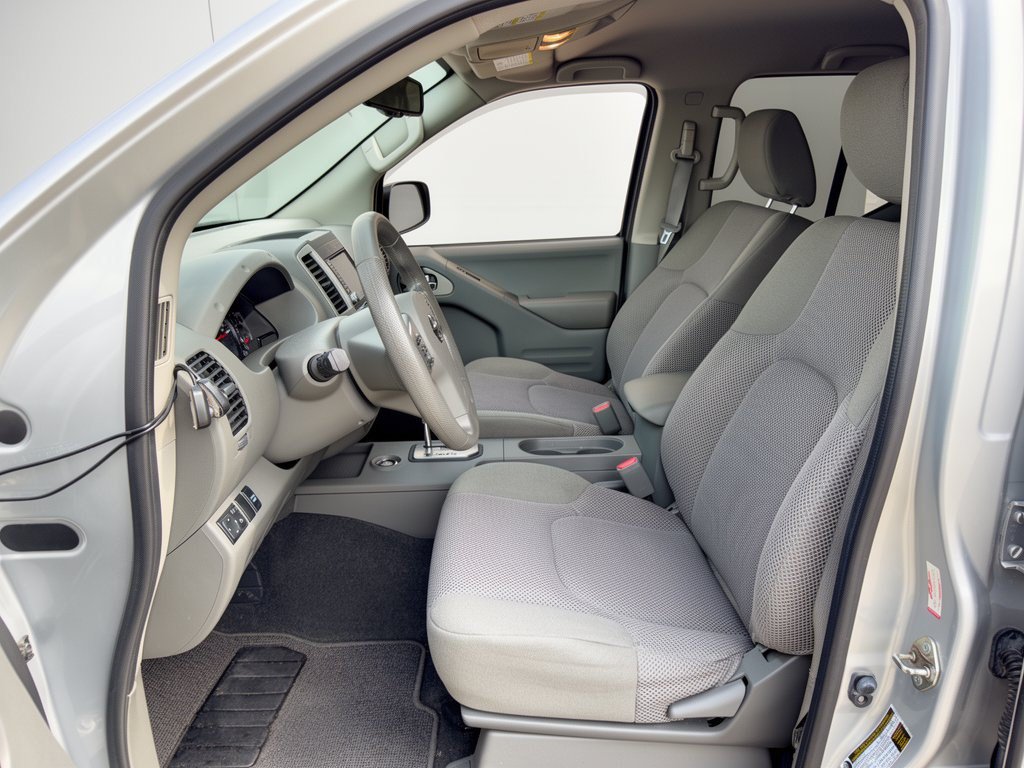 Used 2020 Nissan Frontier SV RWD image 5