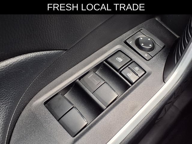Used 2021 Toyota RAV4 LE FWD image 15