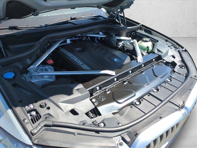 New 2026 BMW X5 xDrive40i w/ M Sport Package AWD/4WD image 17
