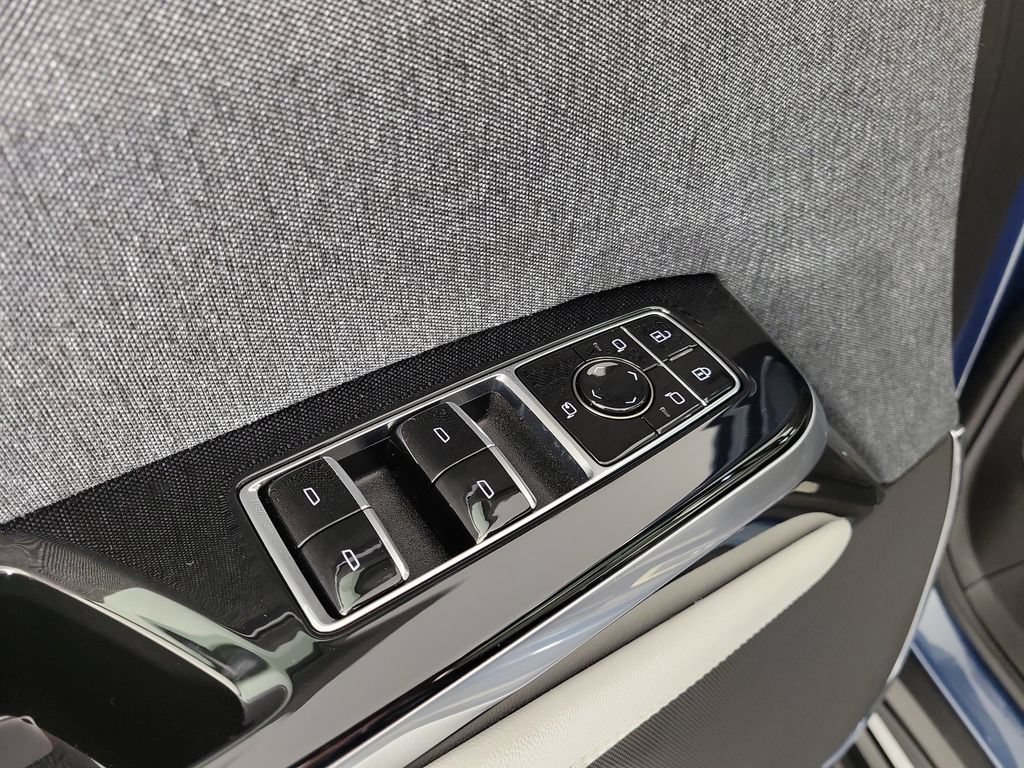 Used 2026 Cadillac Escalade Platinum Sport w/ LPO, ONYX Package AWD/4WD image 21