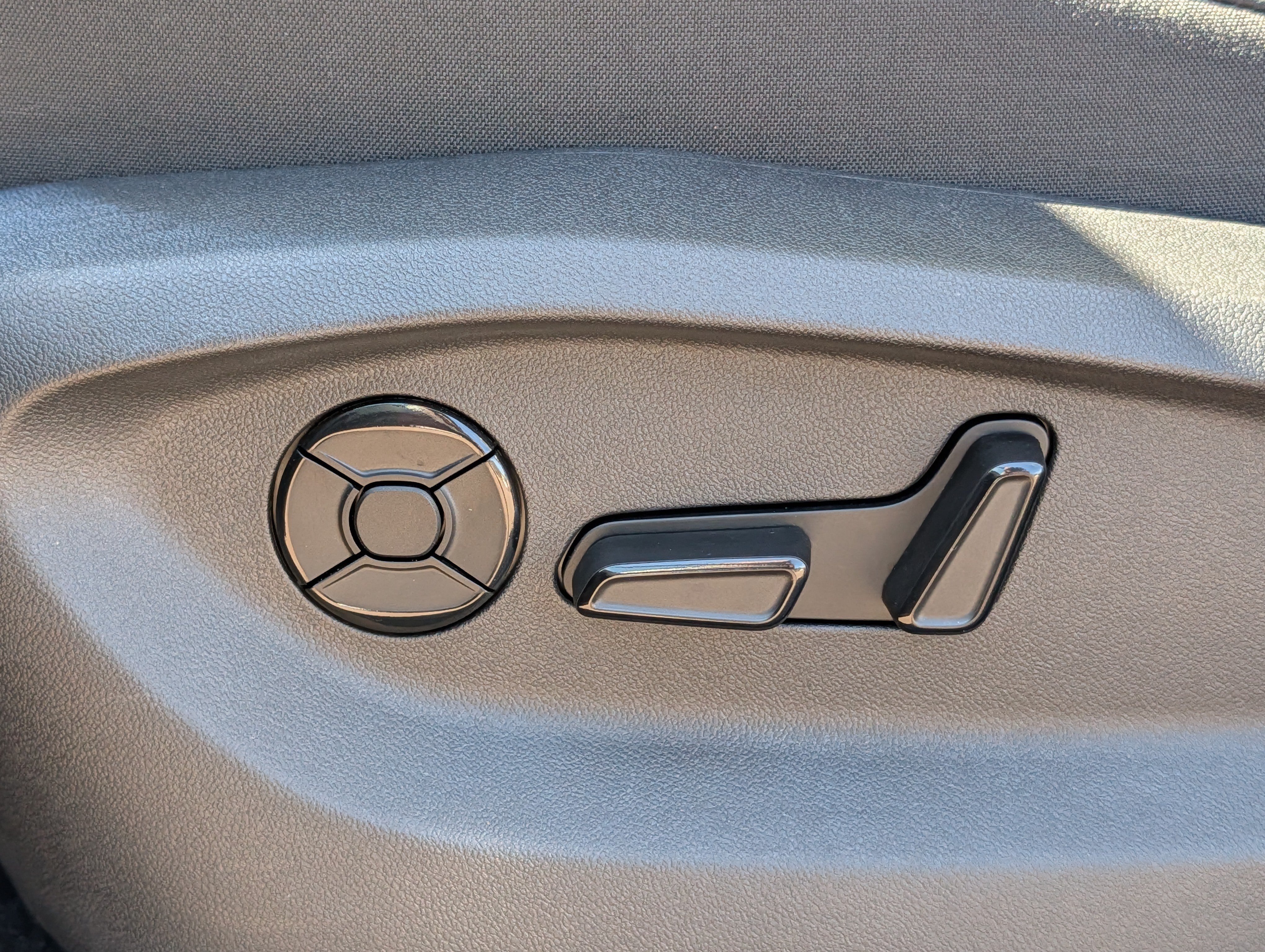 Certified 2026 Volkswagen Tiguan SE AWD/4WD image 20