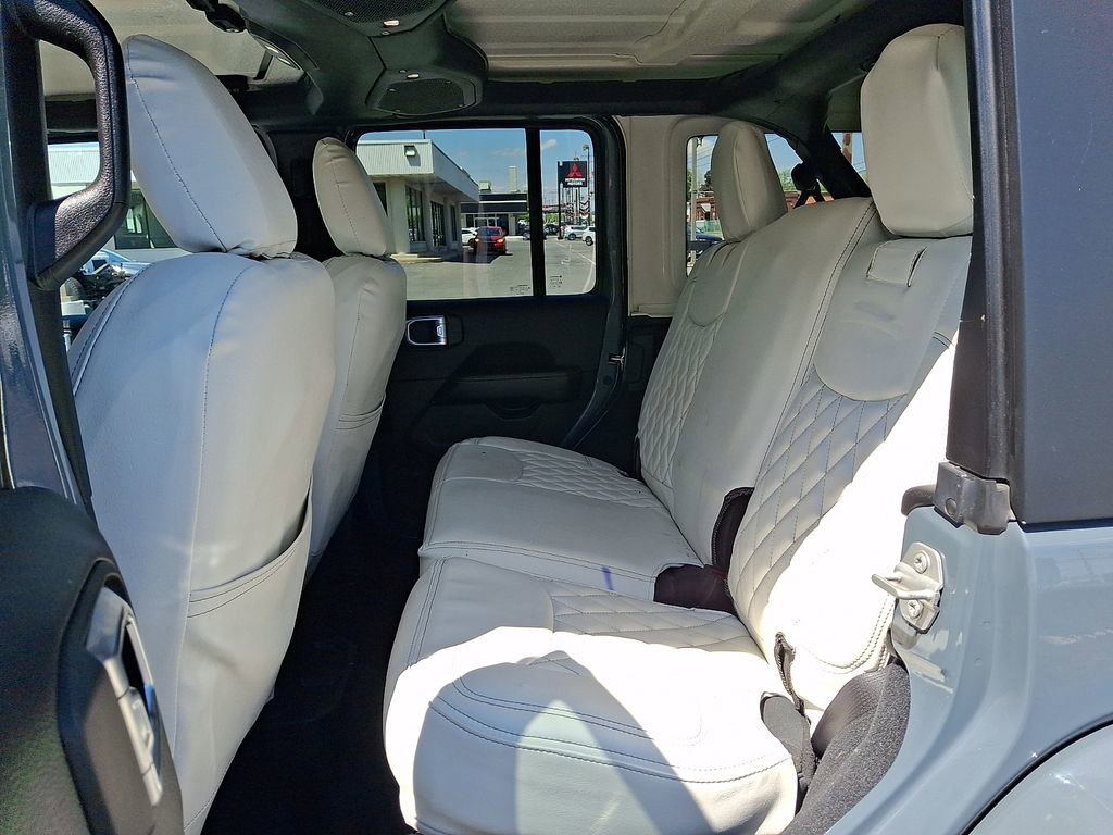 Used 2024 Jeep Wrangler Unlimited Sahara AWD/4WD image 12