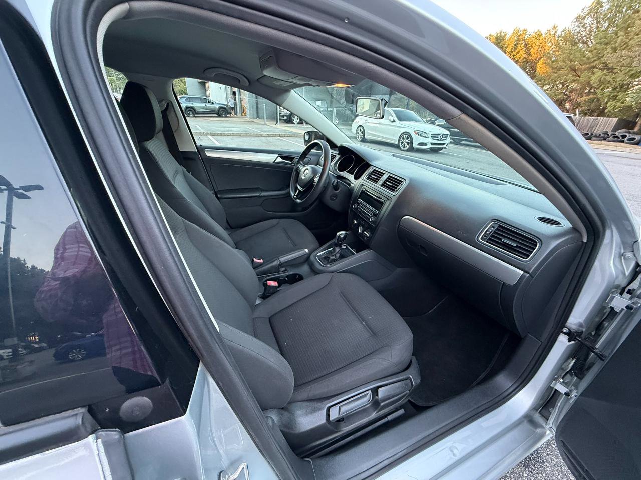 Used 2015 Volkswagen Jetta SE FWD image 14