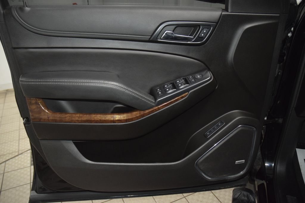 Used 2019 Chevrolet Tahoe LT w/ Z71 Midnight Edition AWD/4WD image 47