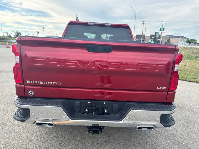 Used 2023 Chevrolet Silverado 1500 LTZ w/ Z71 Off-Road Package AWD/4WD image 7