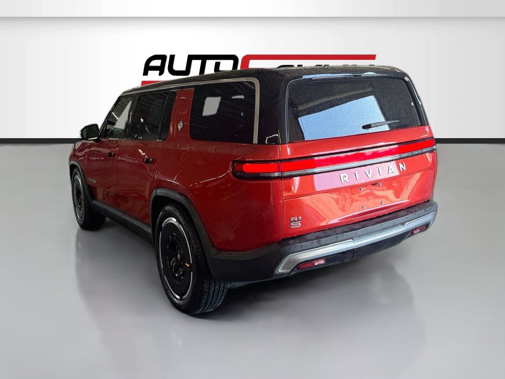 Used 2025 Rivian R1S Adventure Dual AWD/4WD image 5