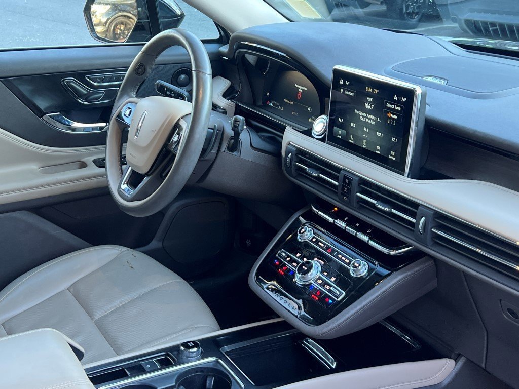 Used 2022 Lincoln Corsair Reserve w/ Sport Package image 10