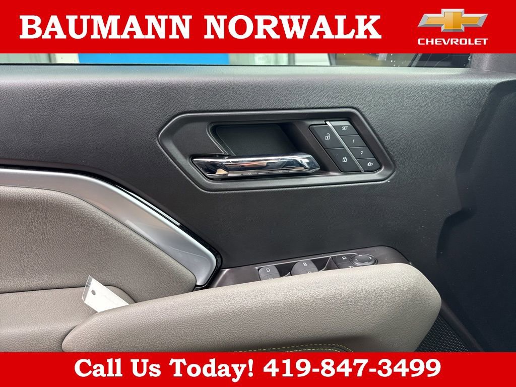 Used 2024 Chevrolet Colorado ZR2 w/ ZR2 Convenience Package III AWD/4WD image 14