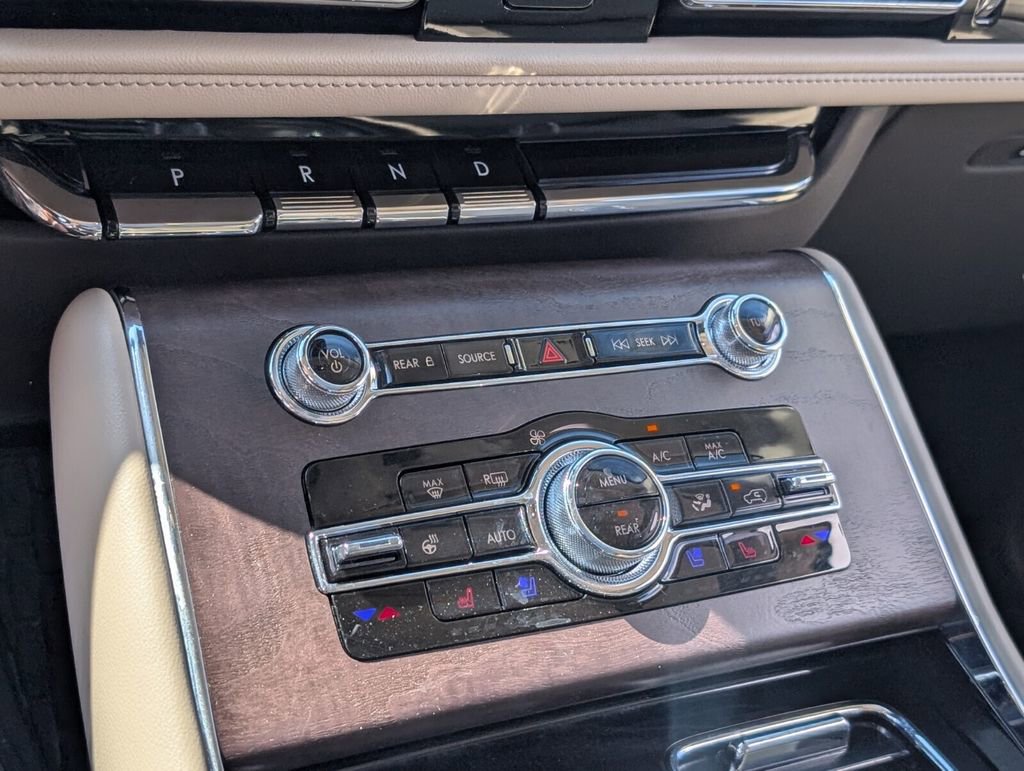 Used 2024 Lincoln Aviator Reserve w/ Equipment Group 201A image 23