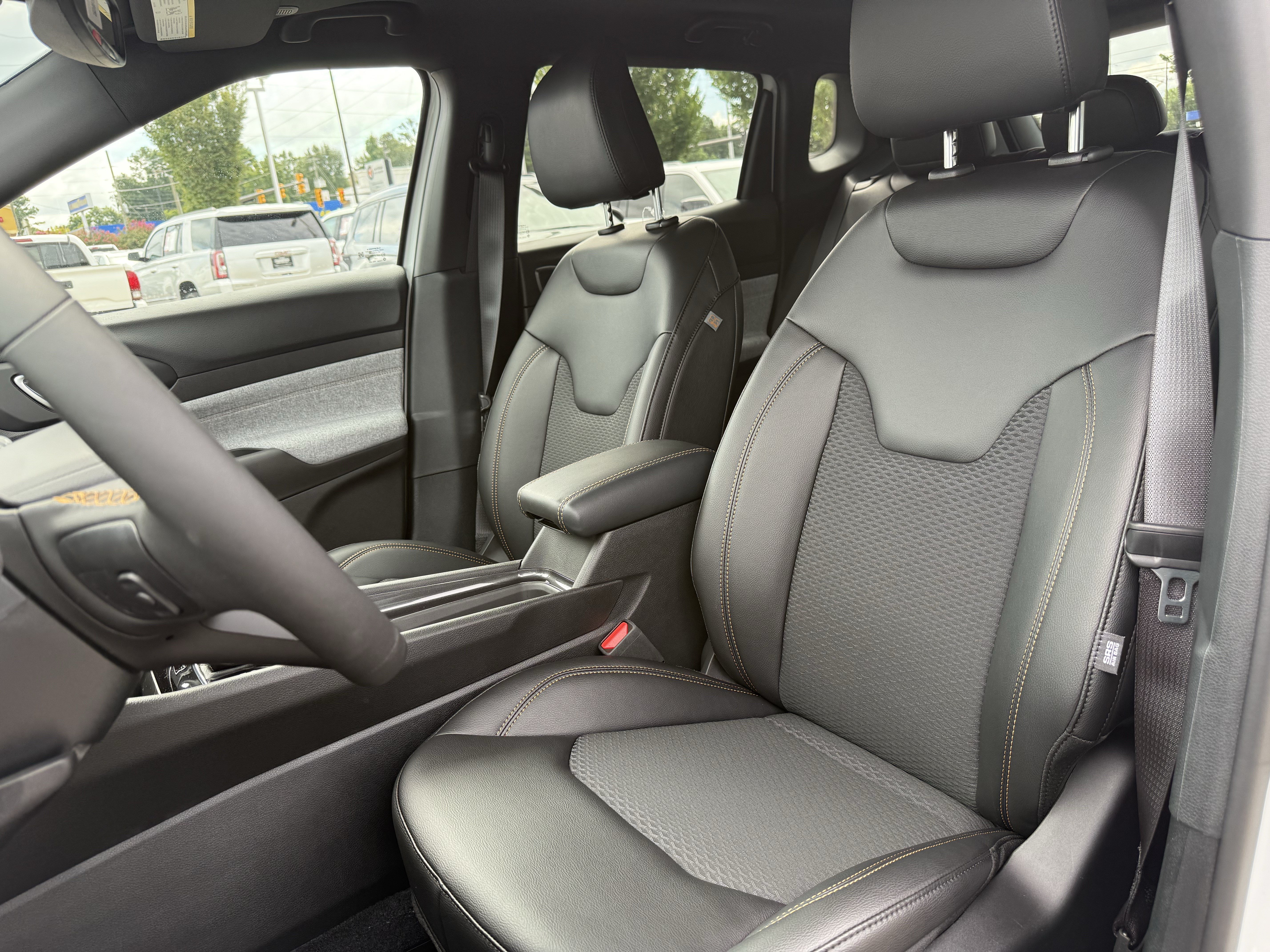 New 2026 Jeep Compass Latitude AWD/4WD image 16