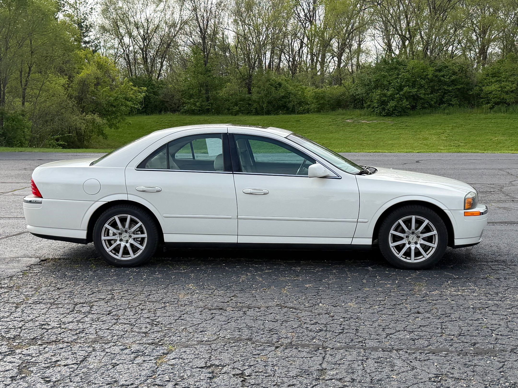 Used 2002 Lincoln LS RWD image 6
