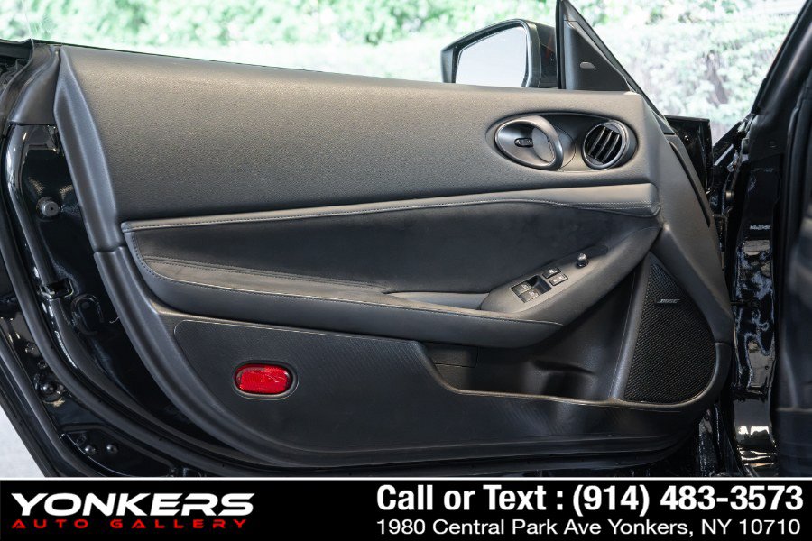 Used 2024 Nissan Z Performance w/ Floor Mat Package RWD image 28