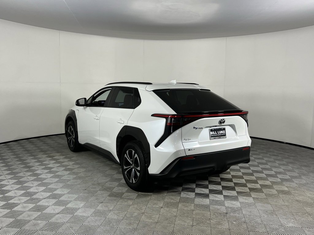 Used 2024 Toyota bZ4X XLE w/ Weather Package image 9