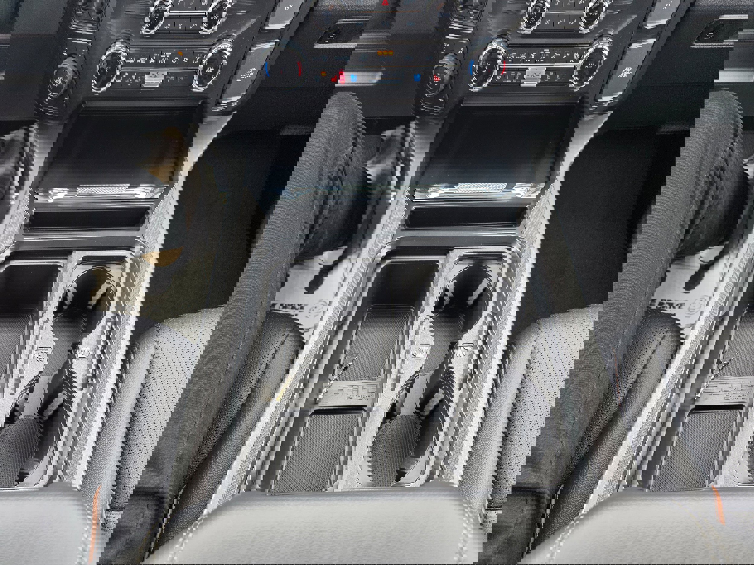 New 2026 Ford F250 Lariat w/ FX4 Off-Road Package image 14