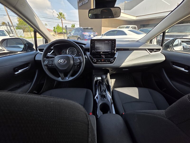 Used 2021 Toyota Corolla LE FWD image 12