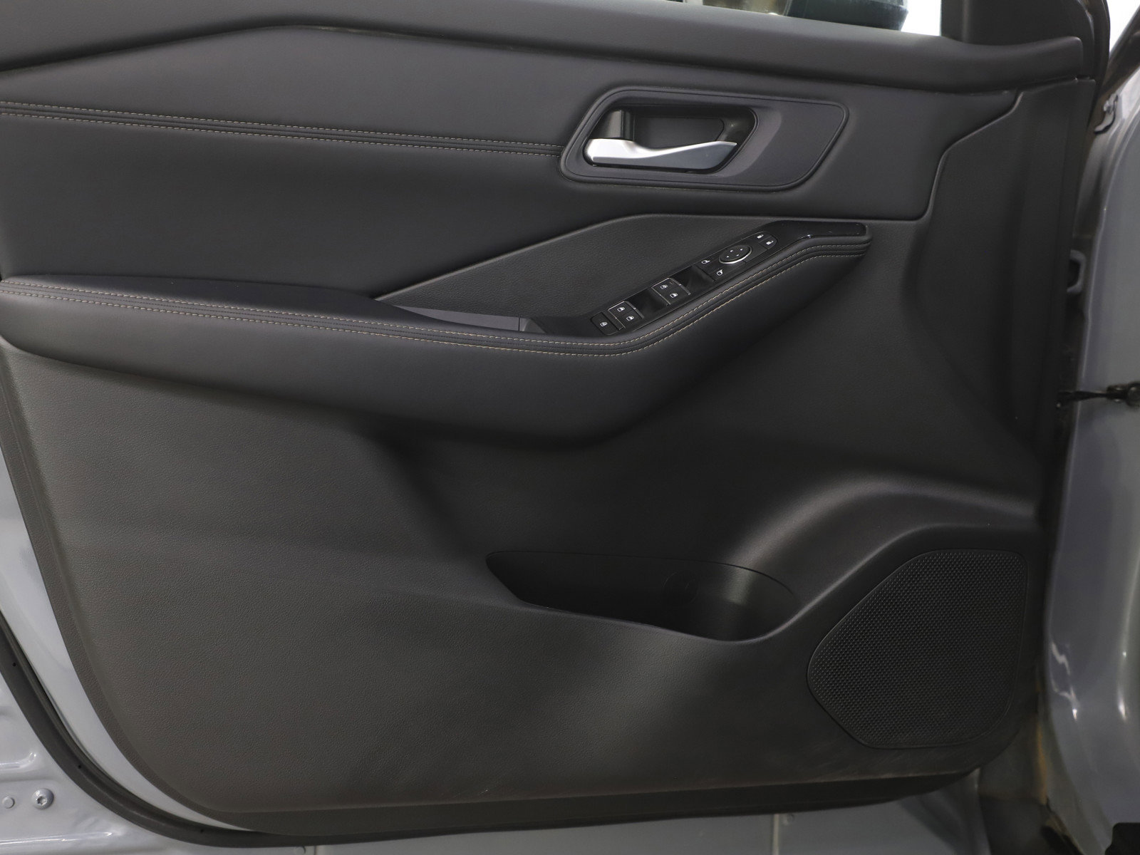 Used 2024 Nissan Rogue SL image 19