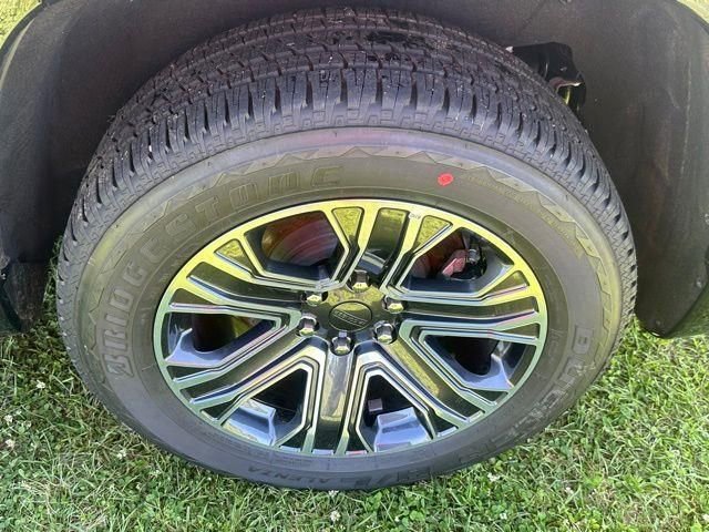 New 2024 Jeep Wagoneer 4WD w/ Premium Group I image 32