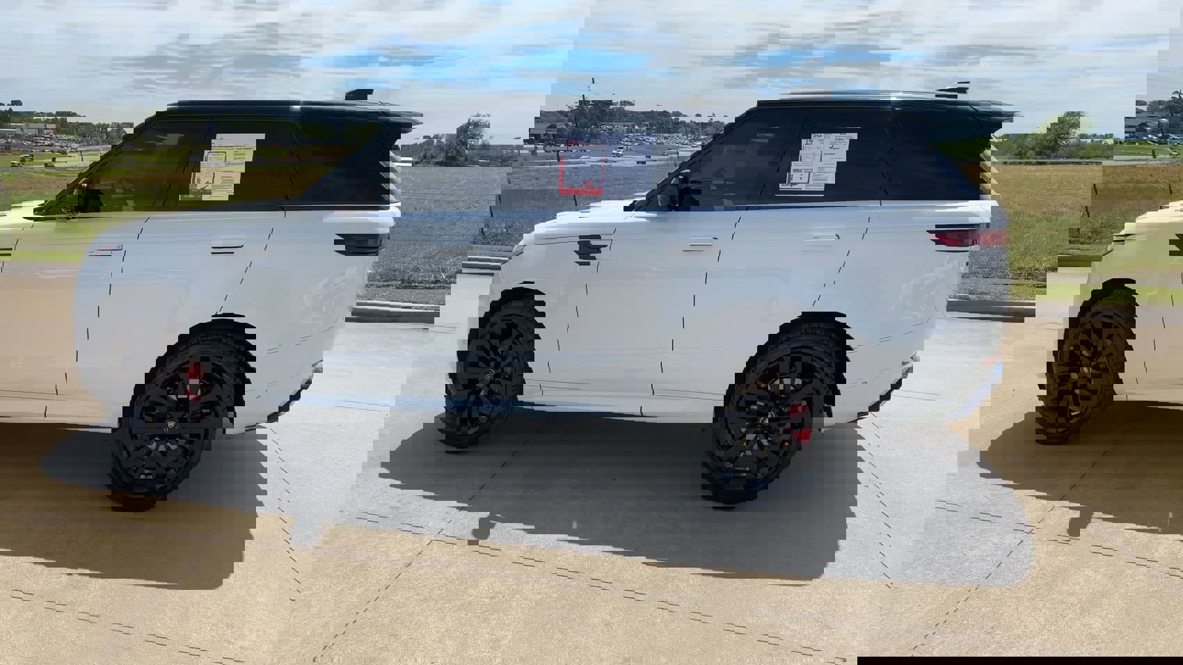 Used 2023 Land Rover Range Rover Sport SE Dynamic image 6