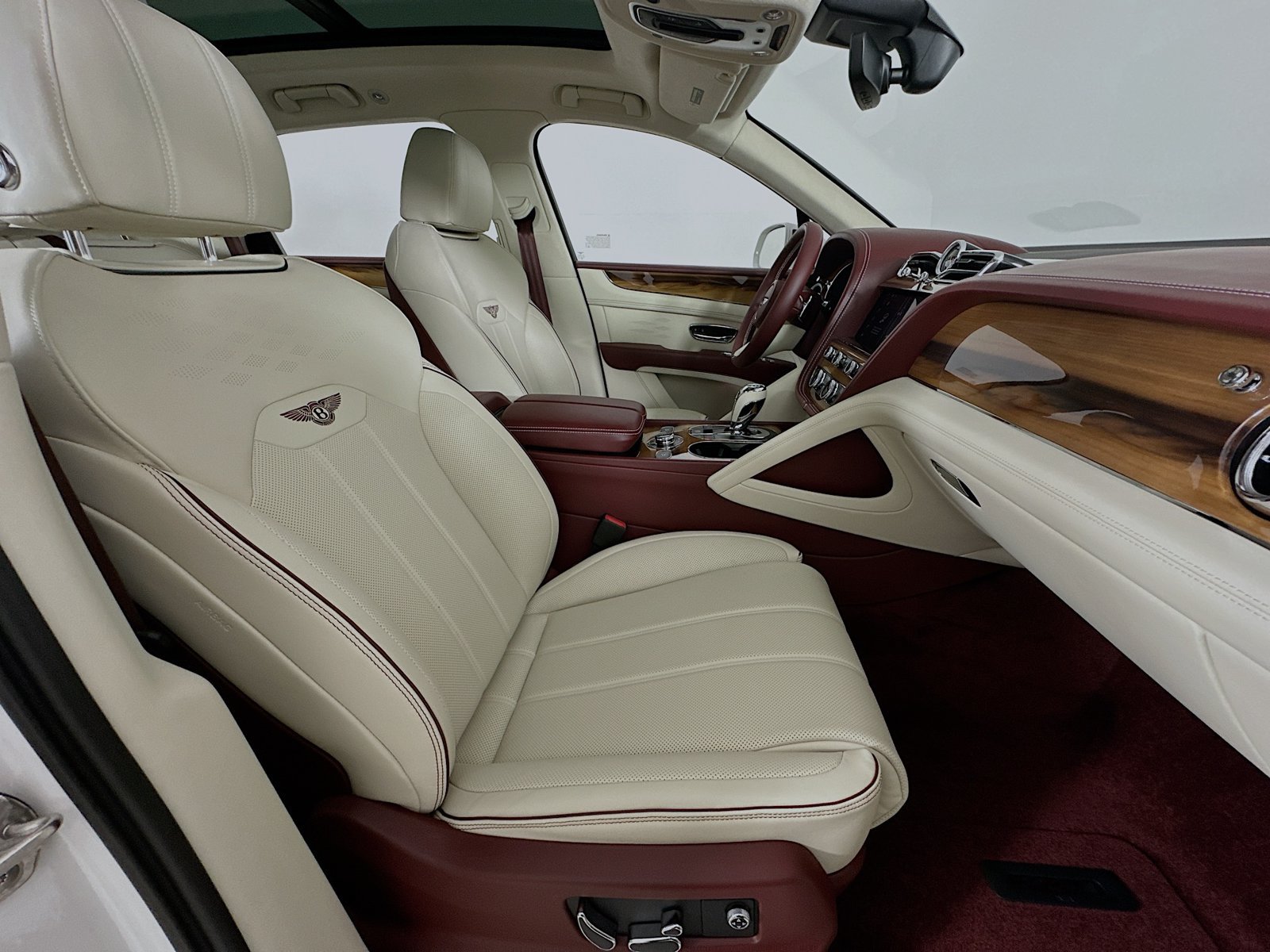 New 2026 Bentley Bentayga AWD/4WD image 48