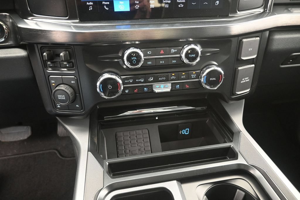 New 2026 Ford F250 Lariat w/ Black Appearance Package AWD/4WD image 9
