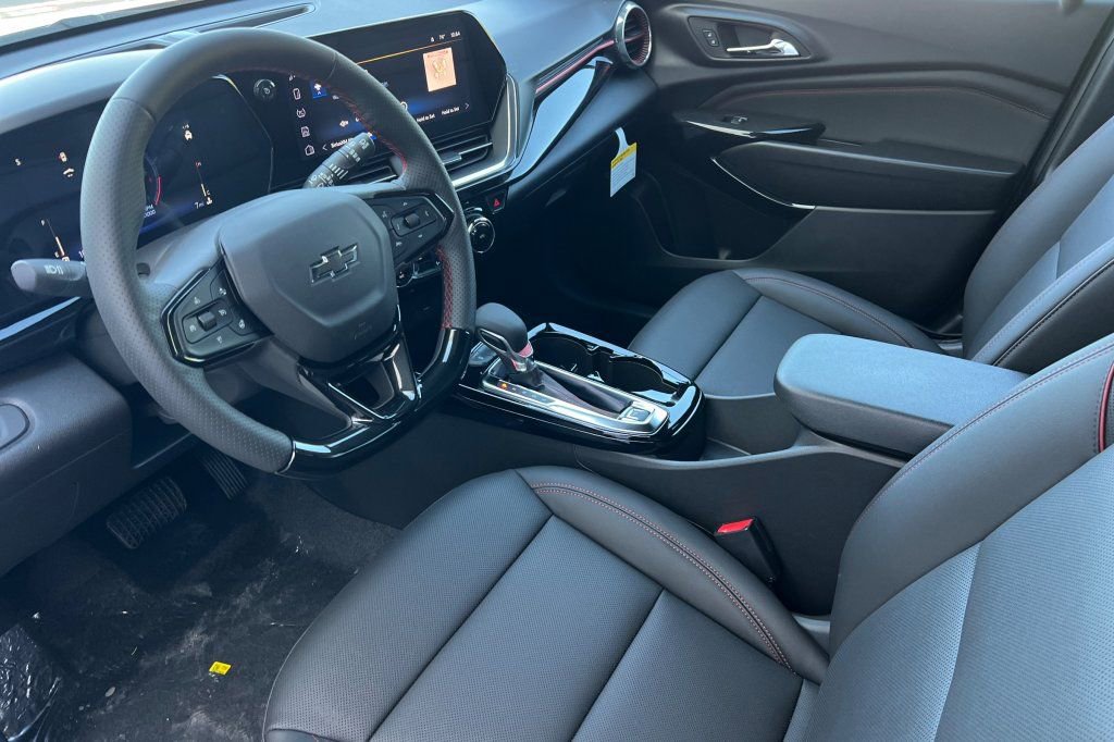 New 2026 Chevrolet Trax RS w/ Driver Confidence Package FWD image 7