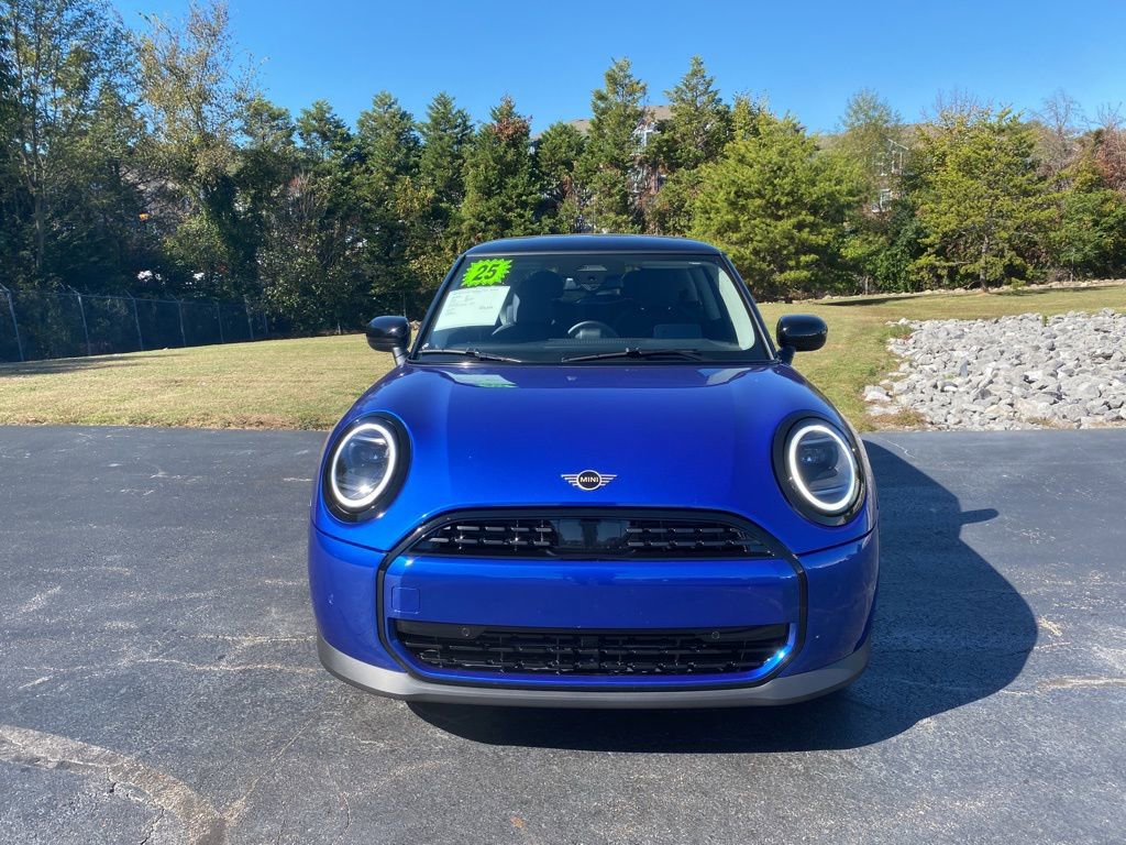 Used 2025 MINI Cooper 2-Door Hardtop image 8