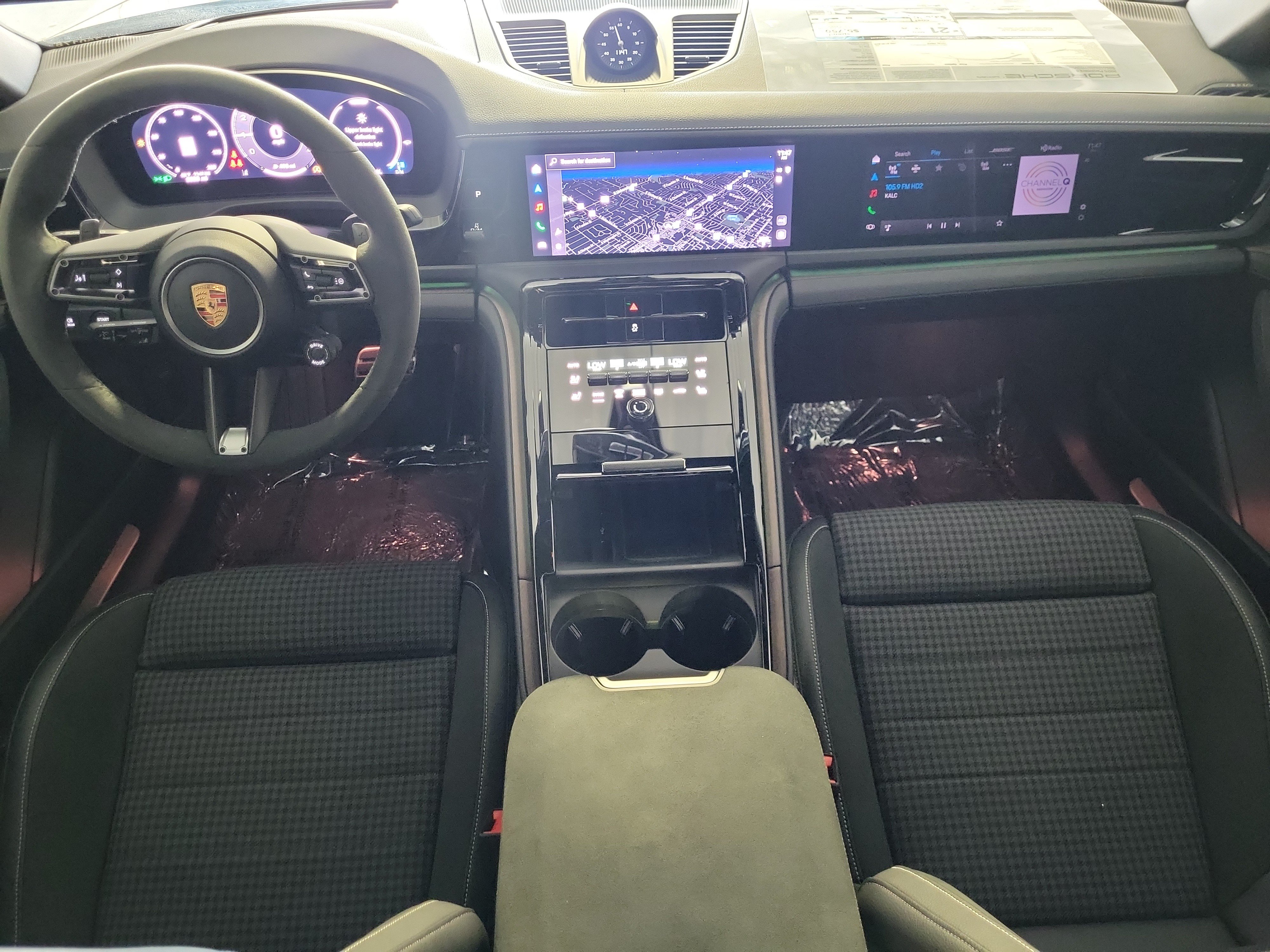 Certified 2025 Porsche Panamera 4 AWD/4WD image 7
