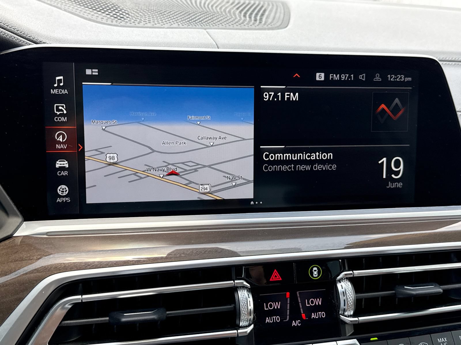 Used 2022 BMW X5 xDrive40i w/ Premium Package AWD/4WD image 19