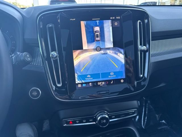Certified 2025 Volvo XC40 B5 Plus AWD/4WD image 25